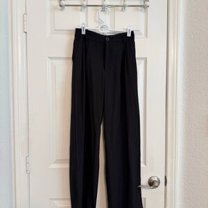 Wide leg light-weight trousers